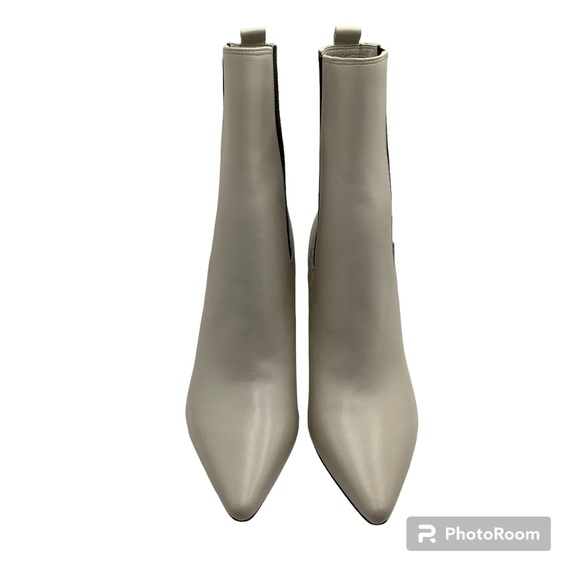 🆕{ Marc Fisher} Kaylynn Chelsea Heeled Bootie - Picture 2 of 11